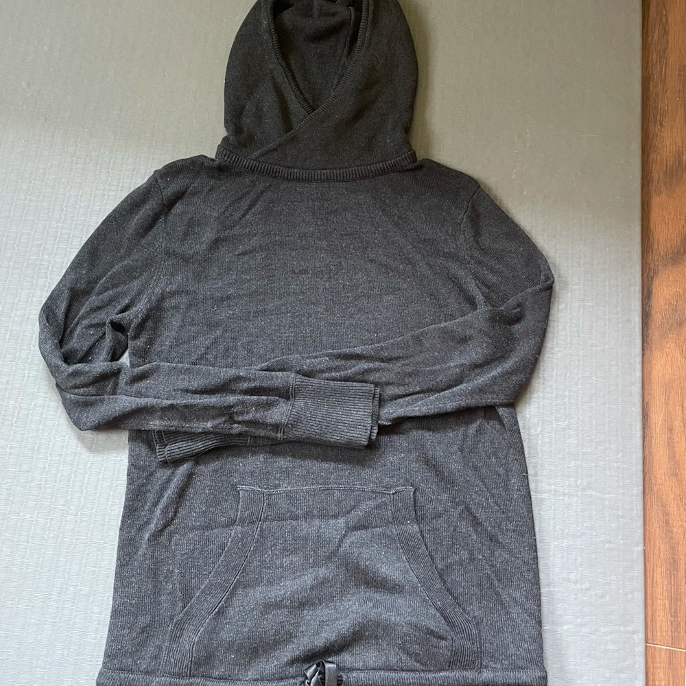 Lululemon sweater hooded with pocket